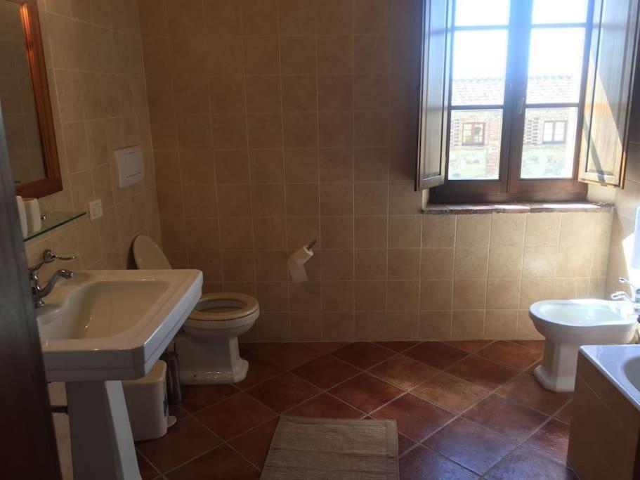 Cozy Home In Countryside Asciano Siena -Renovated! Bagian luar foto
