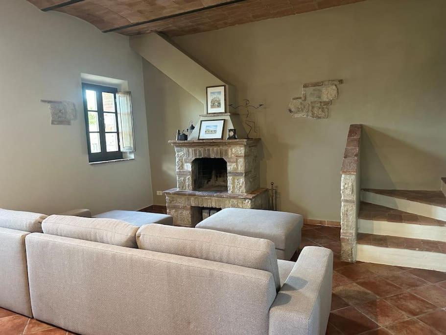 Cozy Home In Countryside Asciano Siena -Renovated! Bagian luar foto